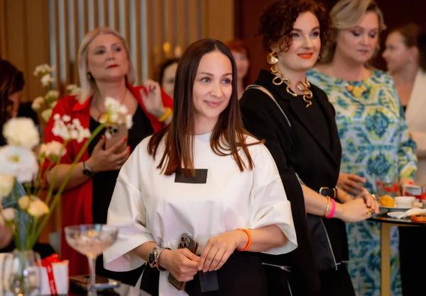 «Тяжелый LUXE 2.0»: как прошел выпускной тревел-школы «Секвойя» в стиле премиум
