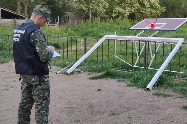 На Ставрополье возбудили дело после гибели ребенка на детской площадке