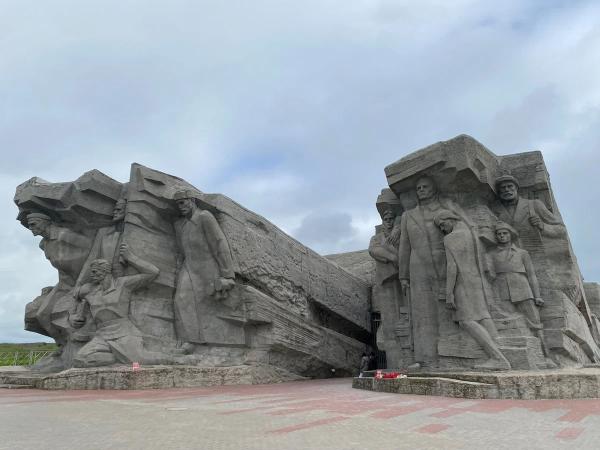 Крым 2025: как путешествовать по новым правилам – от заправок до дворцов