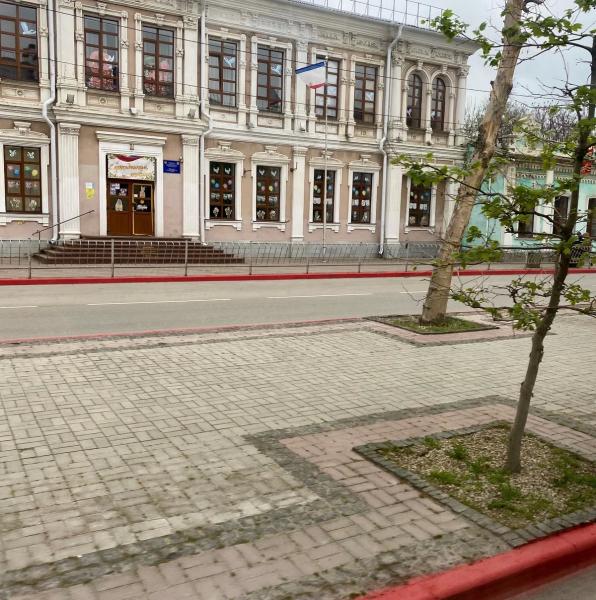 Крым 2025: как путешествовать по новым правилам – от заправок до дворцов